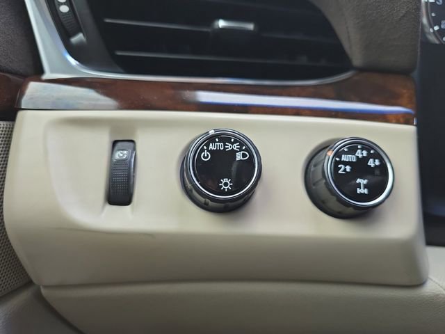 Used 2016 Cadillac Escalade Luxury AWD/4WD image 10