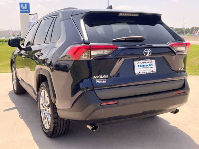 Used 2021 Toyota RAV4 XLE Premium FWD image 5