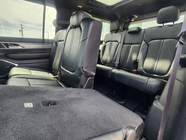 Used 2023 Jeep Wagoneer Series II AWD/4WD image 14