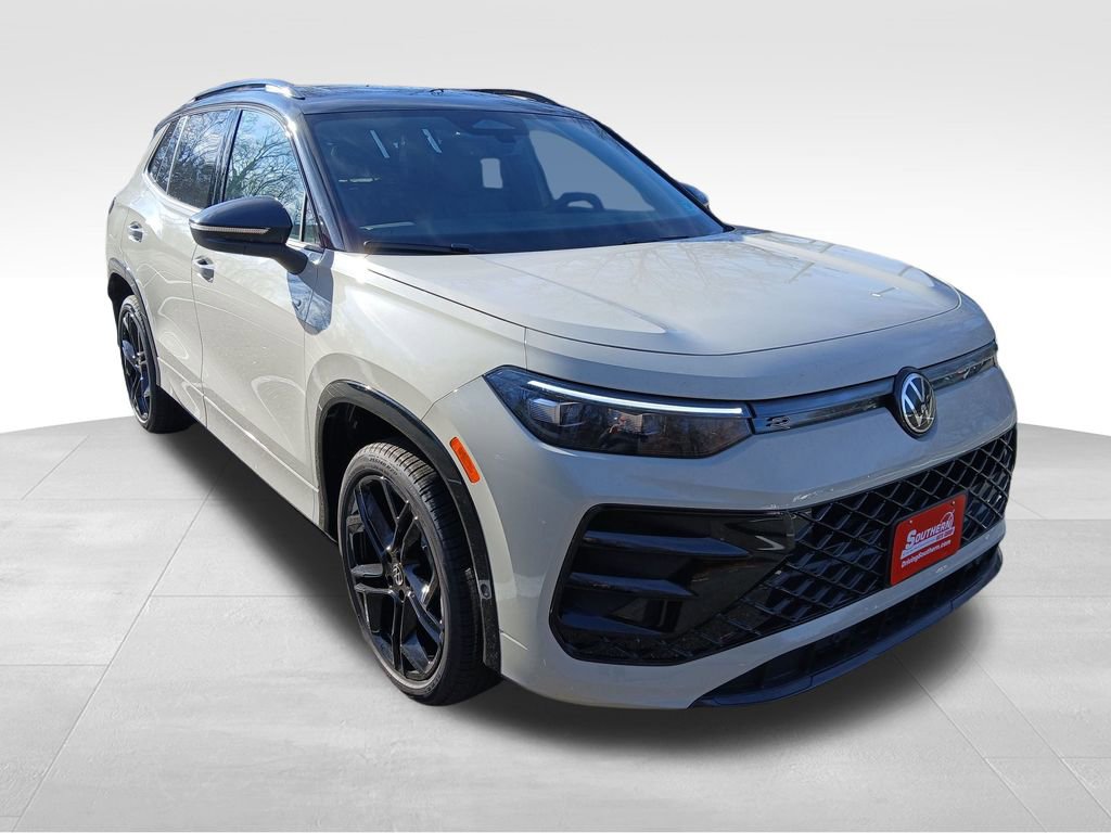 New 2026 Volkswagen Tiguan SE R-Line image 7