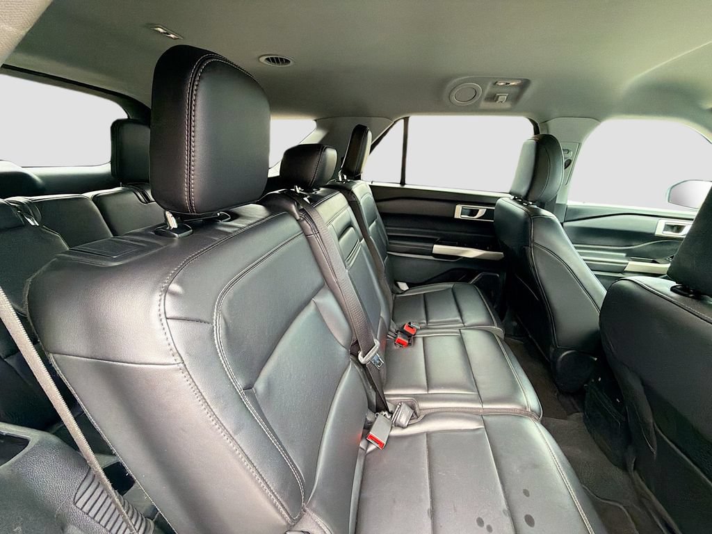 Used 2023 Ford Explorer XLT AWD/4WD image 31