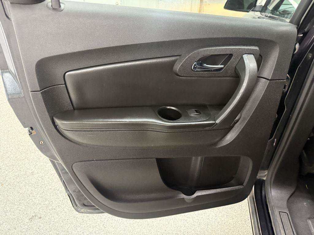 Used 2011 Chevrolet Traverse LT w/ Personal Connectivity Package FWD image 25