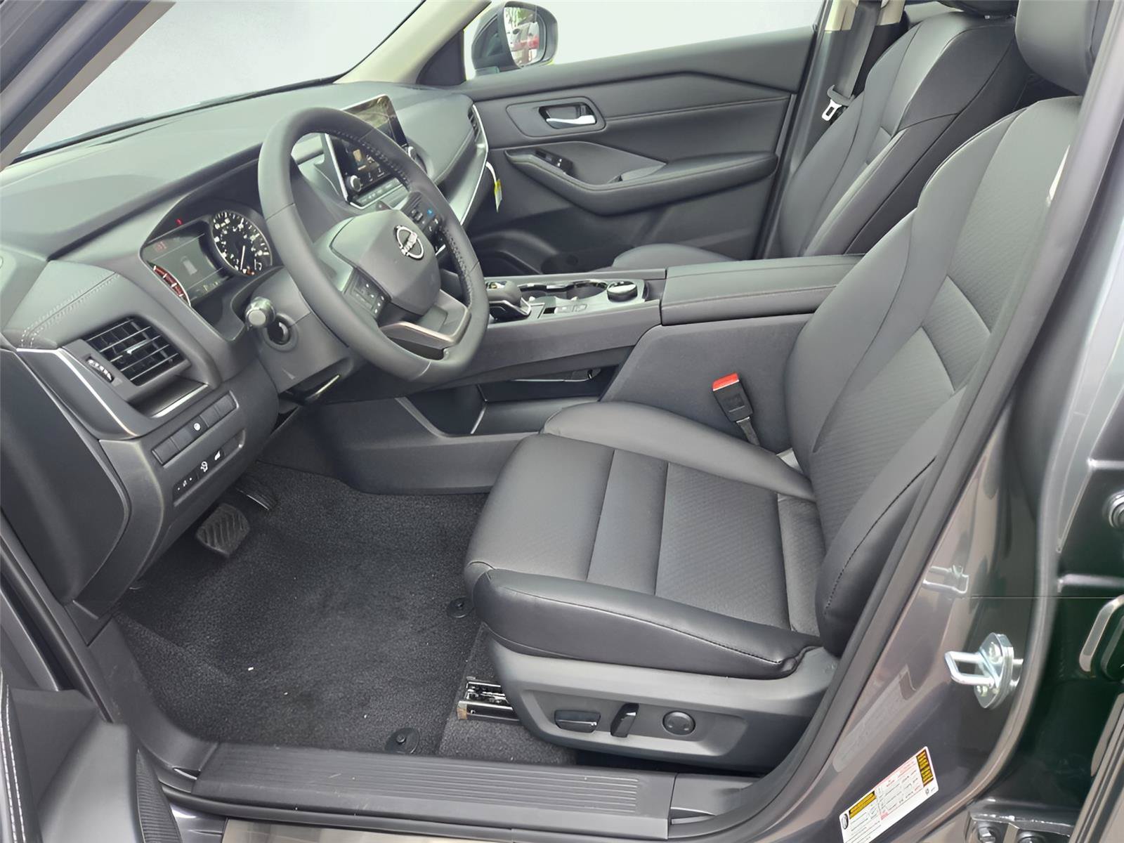 New 2026 Nissan Rogue Dark Armor AWD/4WD image 16