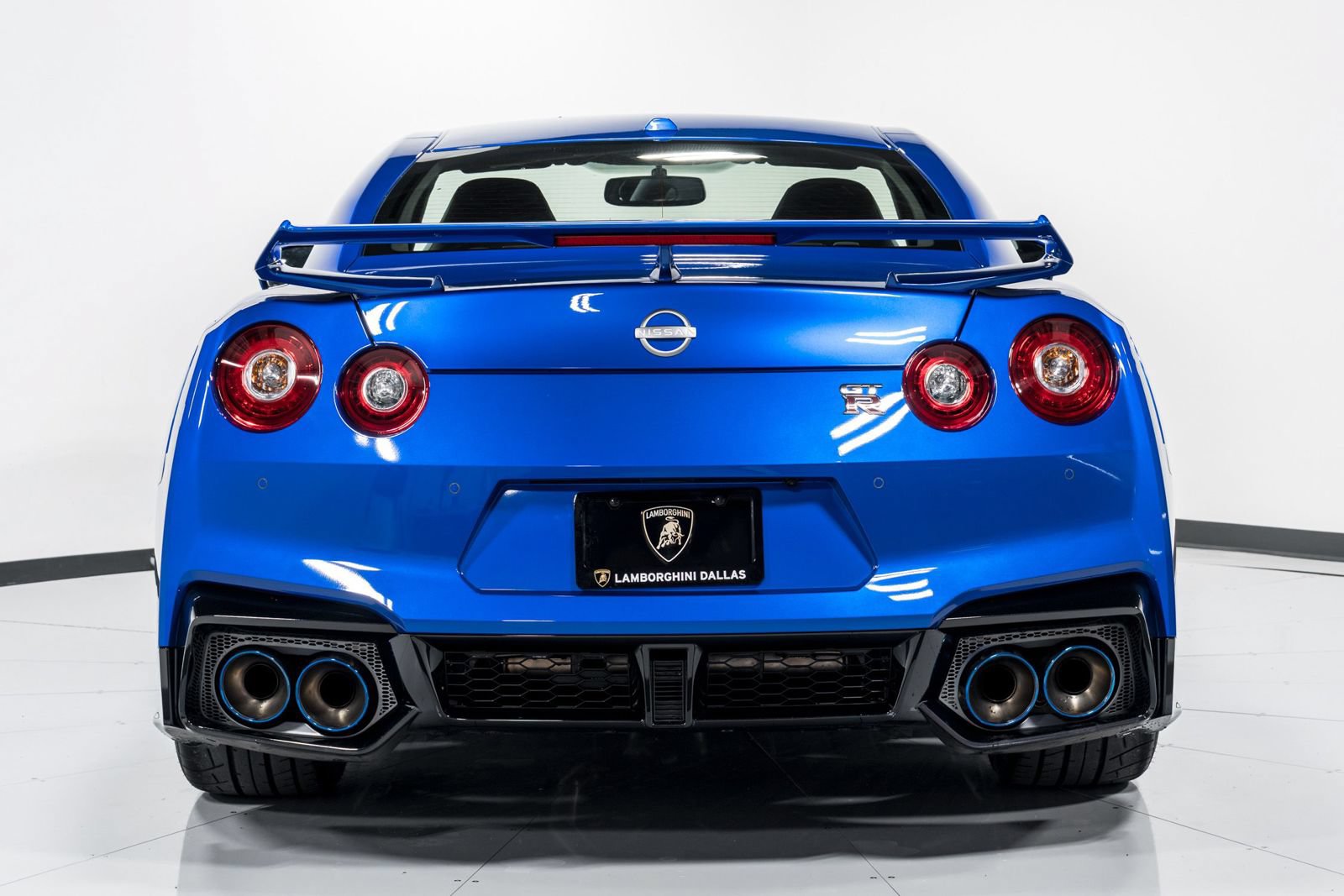 Used 2024 Nissan GT-R w/ Floor Mat Package AWD/4WD image 4