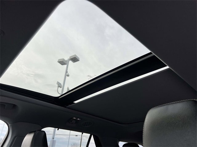 Used 2022 Ford Explorer Limited w/ Equipment Group 301A image 24