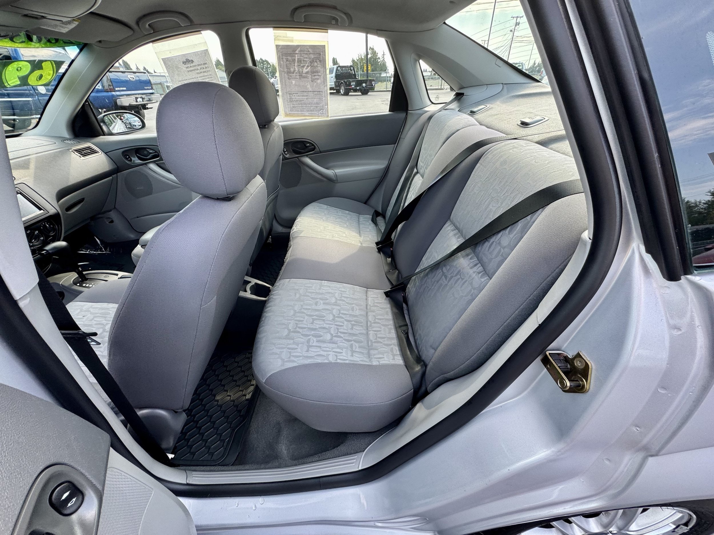 Used 2005 Ford Focus S FWD image 11