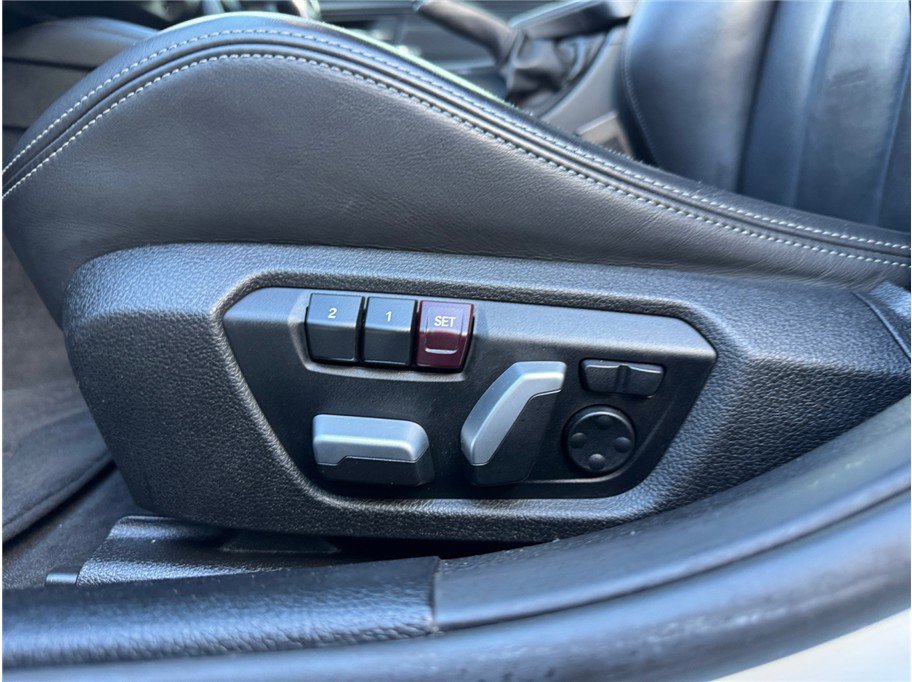 Used 2017 BMW M3 RWD image 26