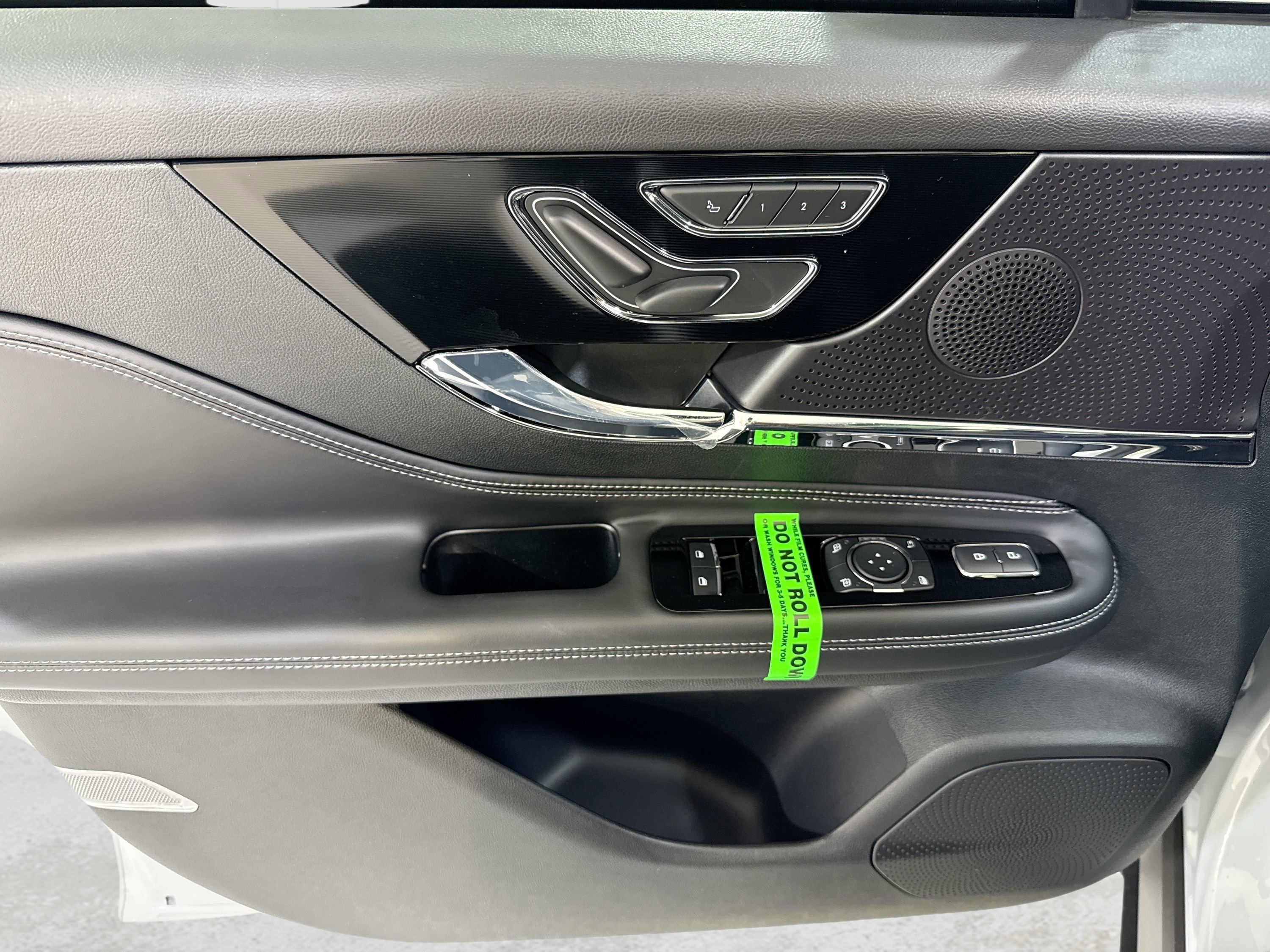 New 2026 Lincoln Corsair Reserve FWD image 12