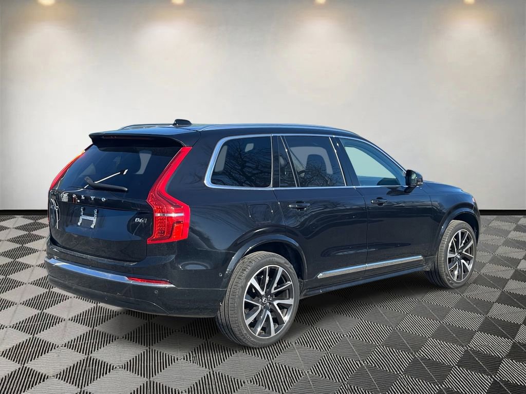 Used 2023 Volvo XC90 B6 Plus image 3