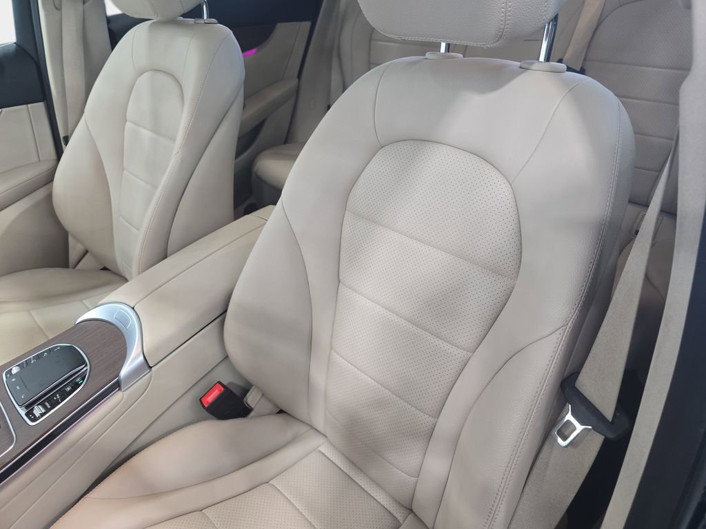 Used 2022 Mercedes-Benz GLC 300 4MATIC image 23