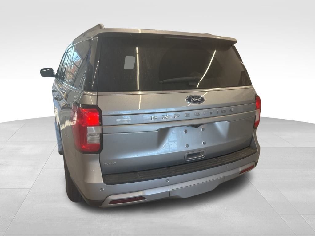 Used 2024 Ford Expedition XLT image 17