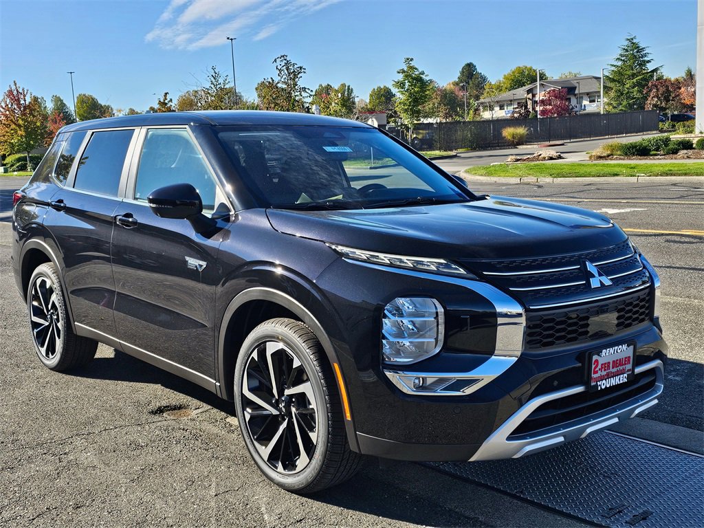 New 2025 Mitsubishi Outlander SE image 2