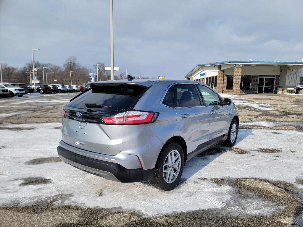 Used 2024 Ford Edge SEL image 8