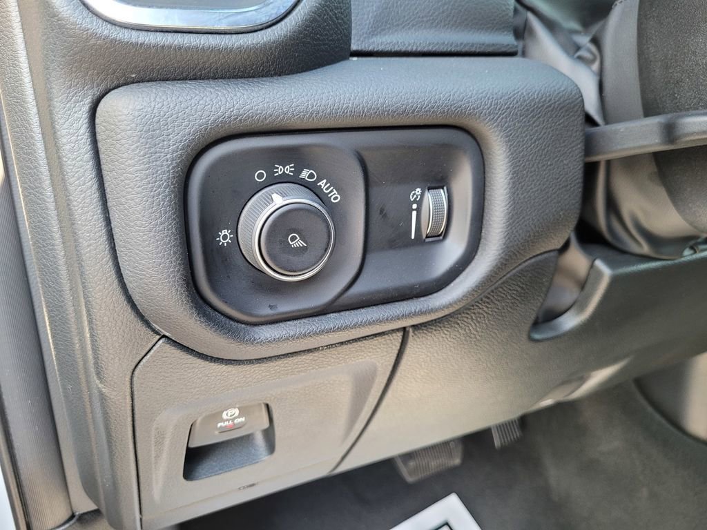 Used 2024 RAM 1500 Laramie image 25