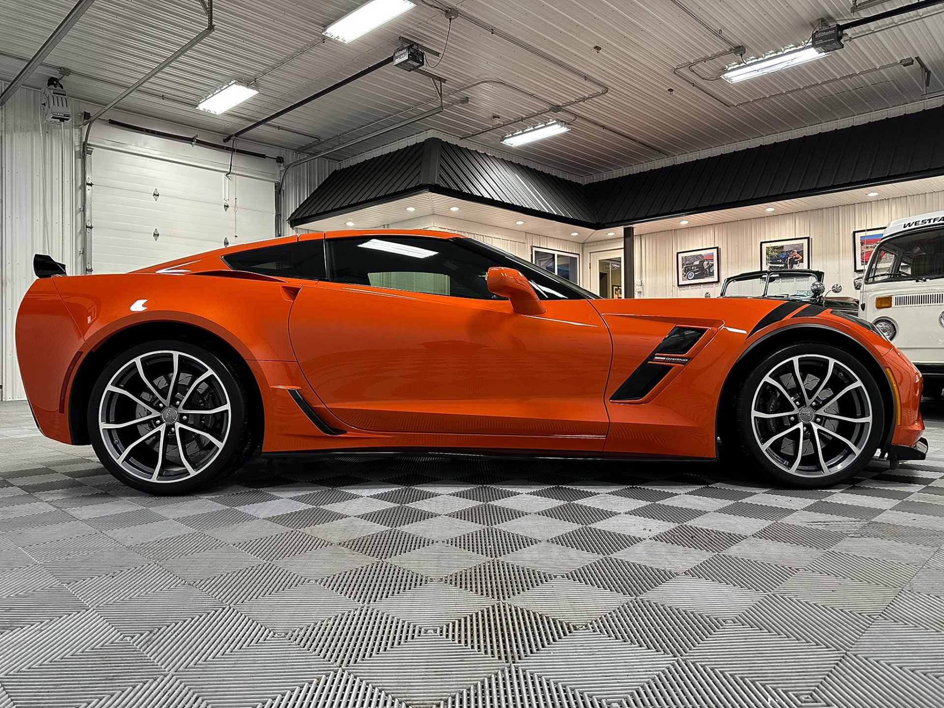 Used 2018 Chevrolet Corvette Grand Sport image 17