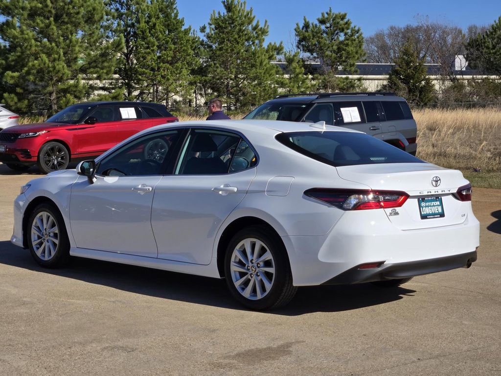 Used 2023 Toyota Camry LE image 4