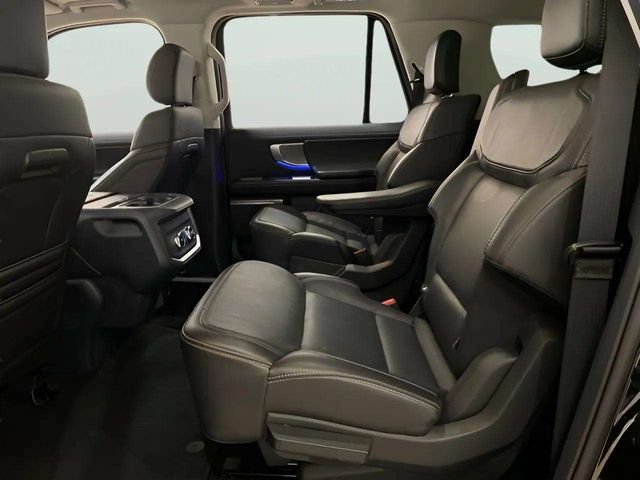 Used 2025 Ford Expedition Max Platinum AWD/4WD image 22
