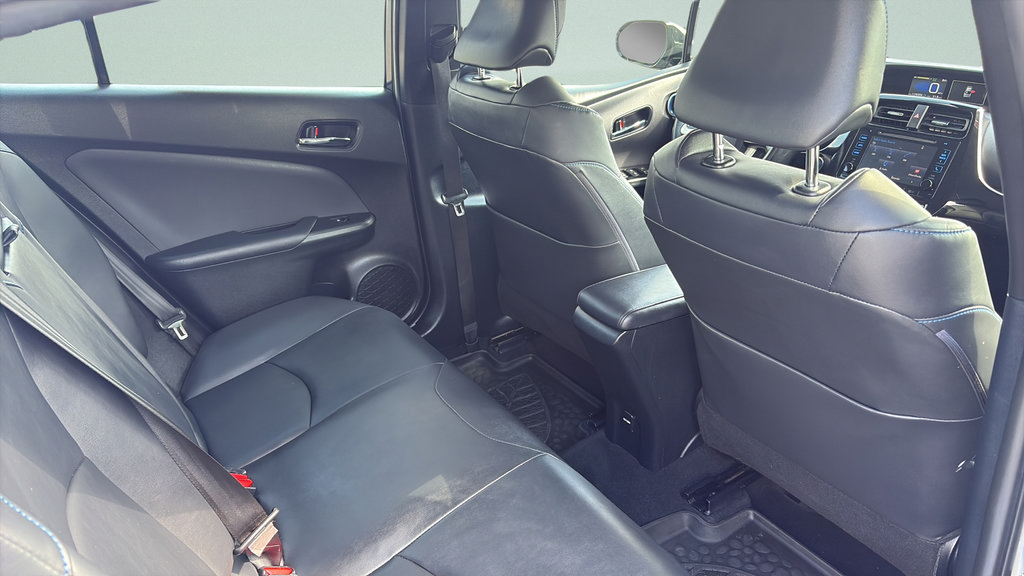 Used 2016 Toyota Prius Three Touring FWD image 21