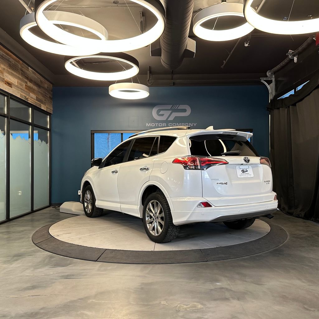 Used 2017 Toyota RAV4 Platinum image 5