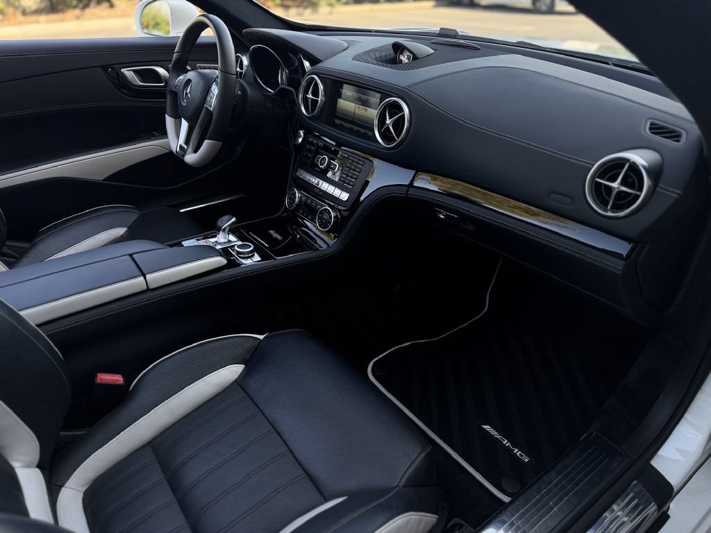 Used 2015 Mercedes-Benz SL 550 image 22