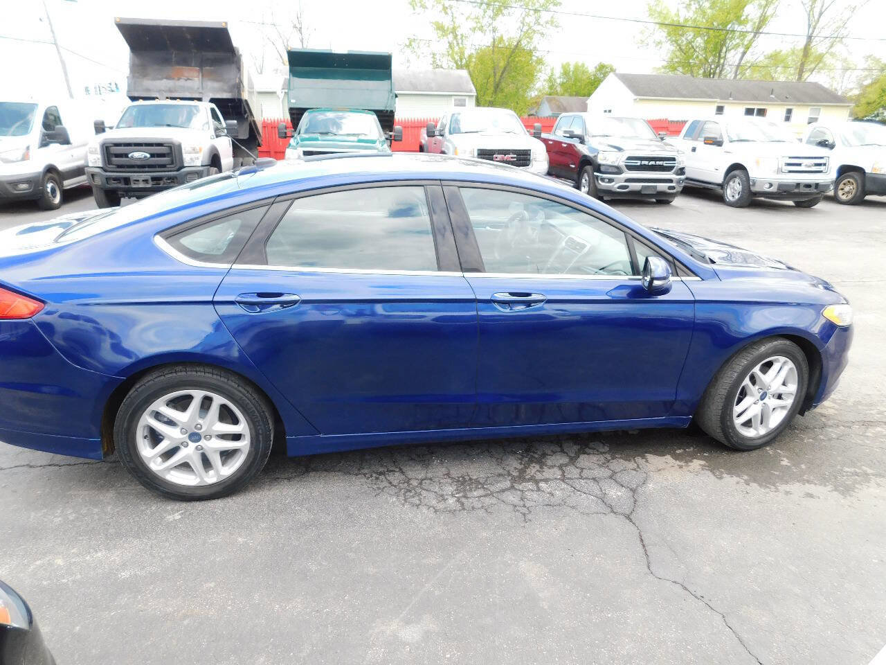 Used 2016 Ford Fusion SE FWD image 8