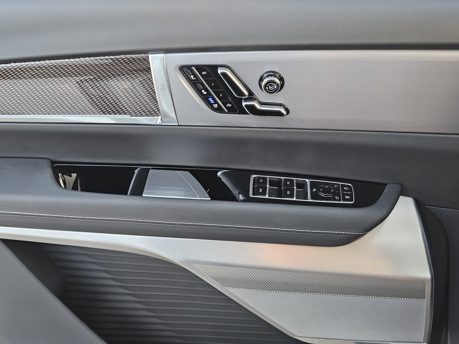 New 2027 Cadillac Vistiq Sport AWD/4WD image 16