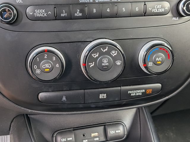 Used 2015 Kia Soul FWD image 23