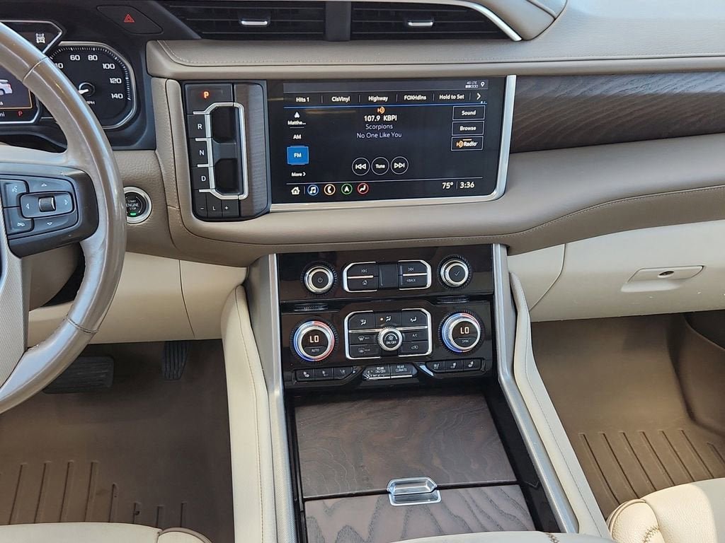 Used 2021 GMC Yukon Denali w/ Denali Premium Package image 11
