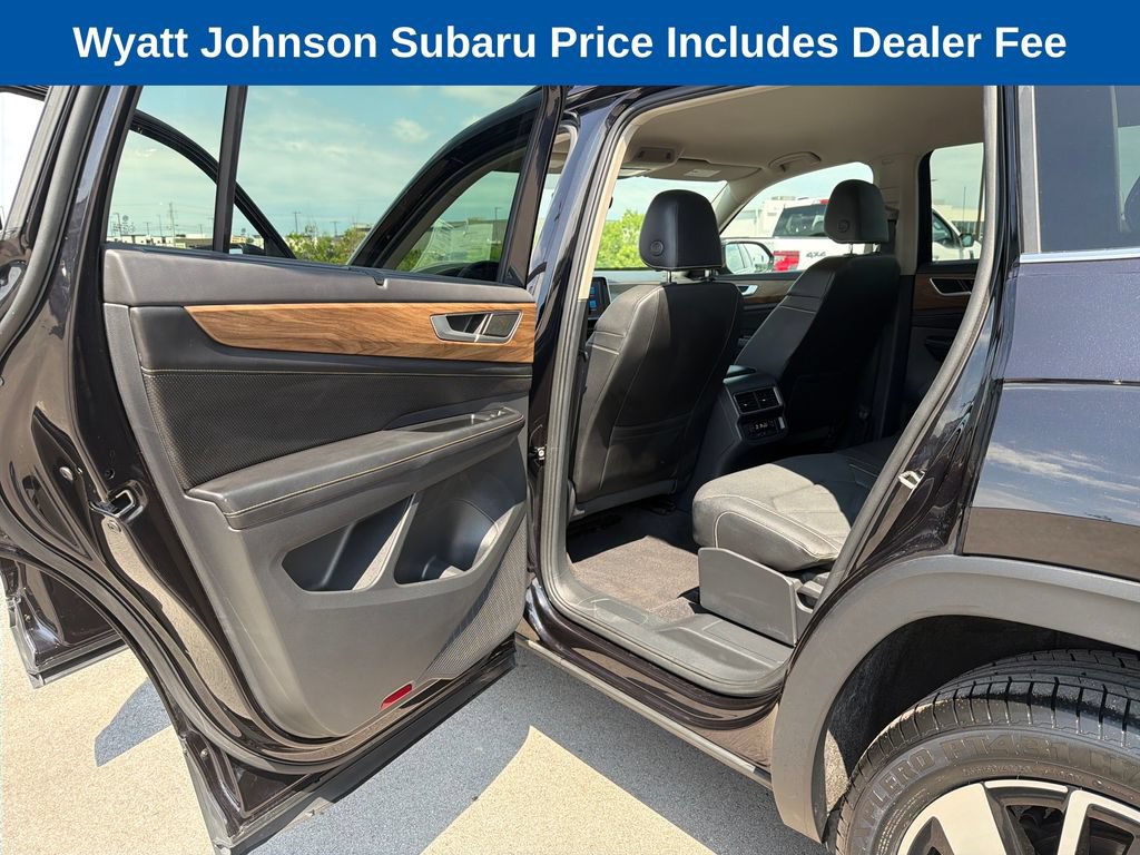 Used 2025 Volkswagen Atlas SE AWD/4WD image 25