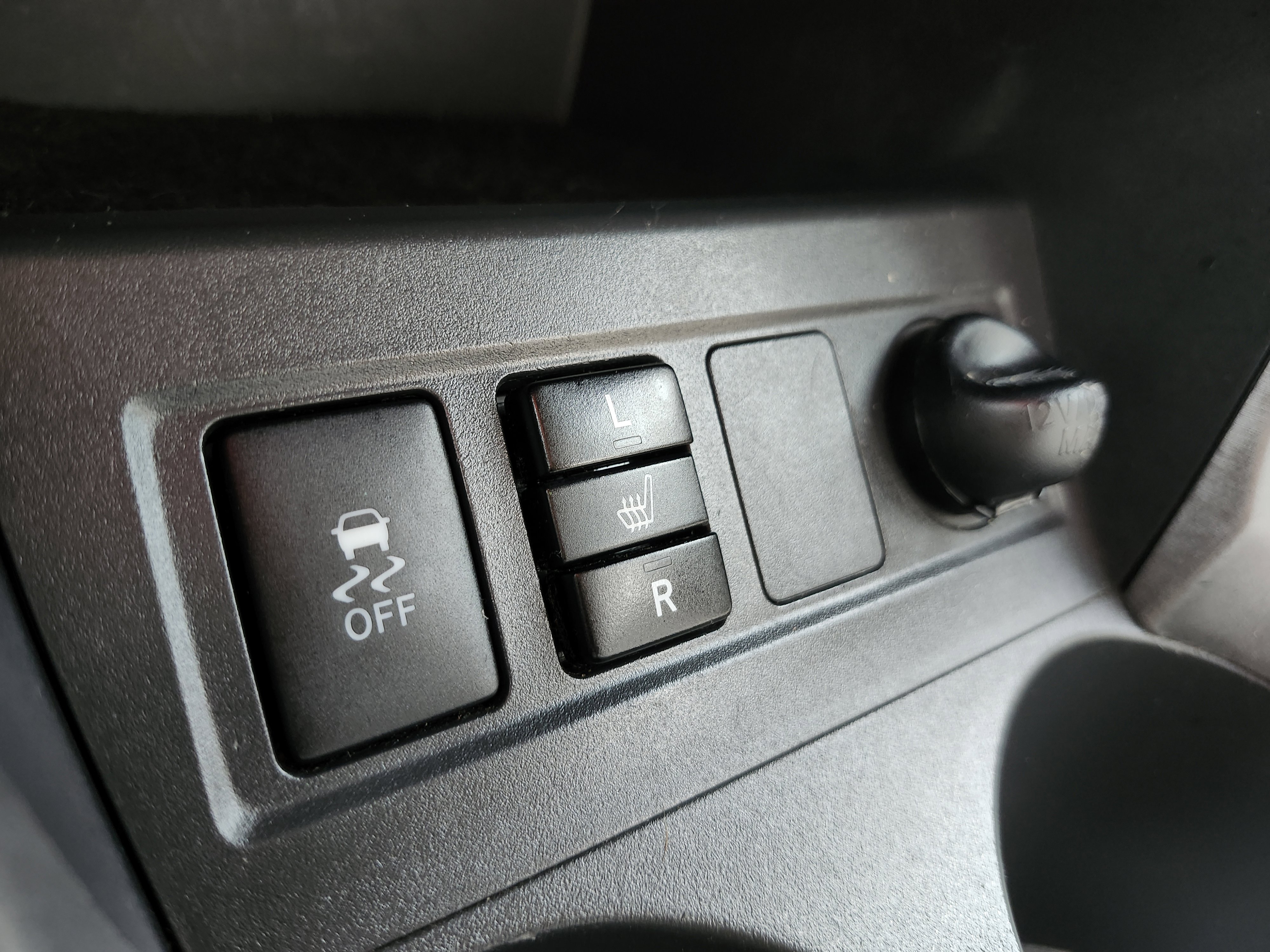 Used 2011 Toyota RAV4 Limited w/ Limited Extra Value Pkg AWD/4WD image 8