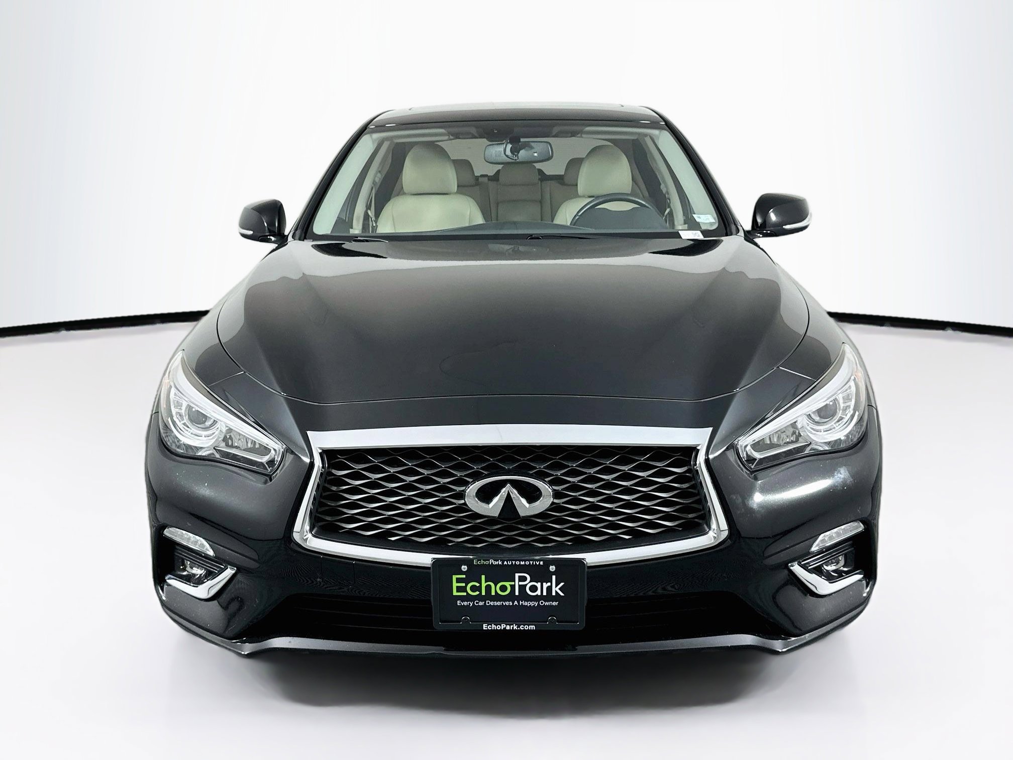 Used 2018 INFINITI Q50 Luxe w/ Essential Package (3.0T Luxe) AWD/4WD image 2