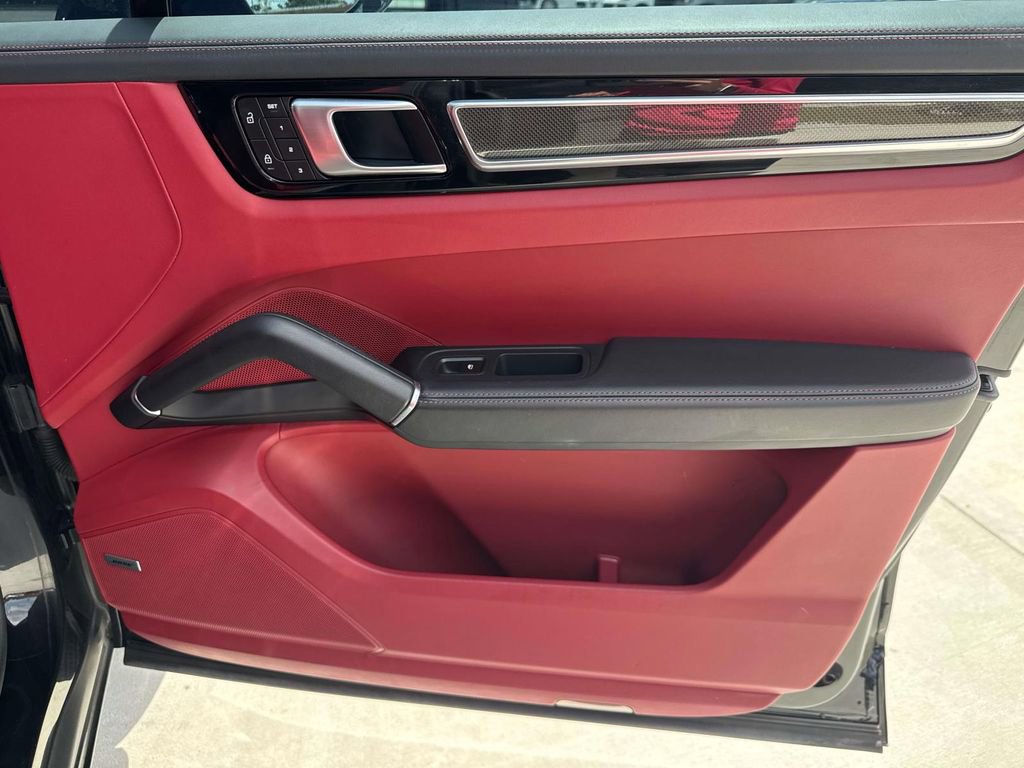 Certified 2023 Porsche Cayenne GTS AWD/4WD image 19