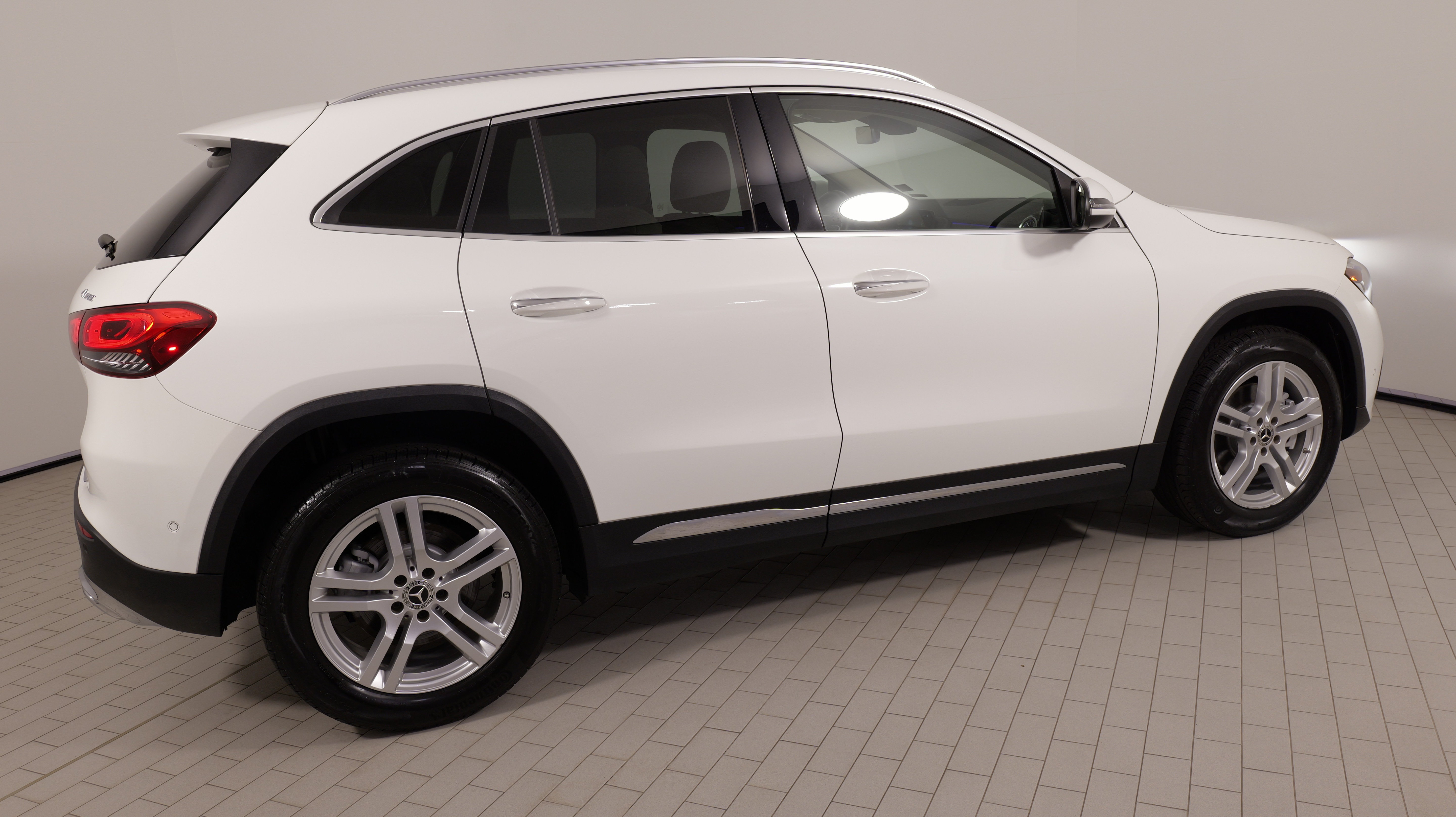 Used 2023 Mercedes-Benz GLA 250 4MATIC image 8