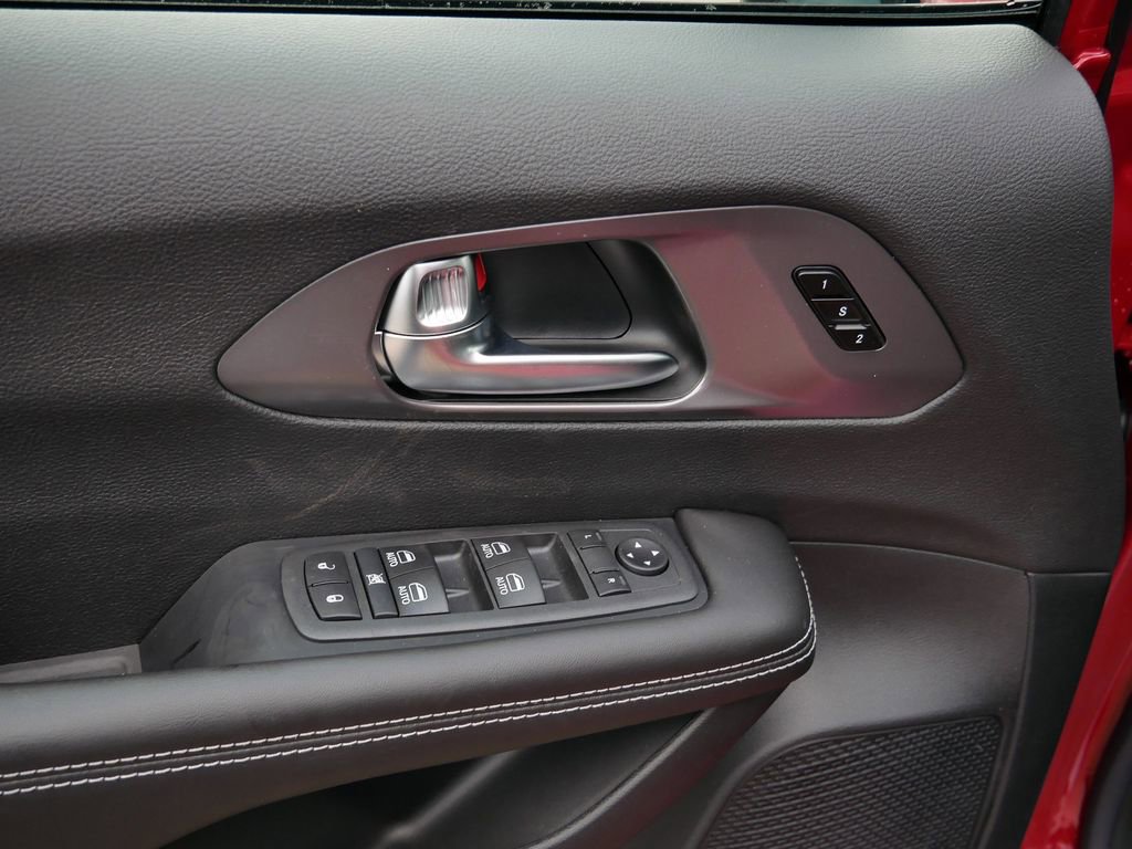 New 2026 Chrysler Pacifica Select image 4