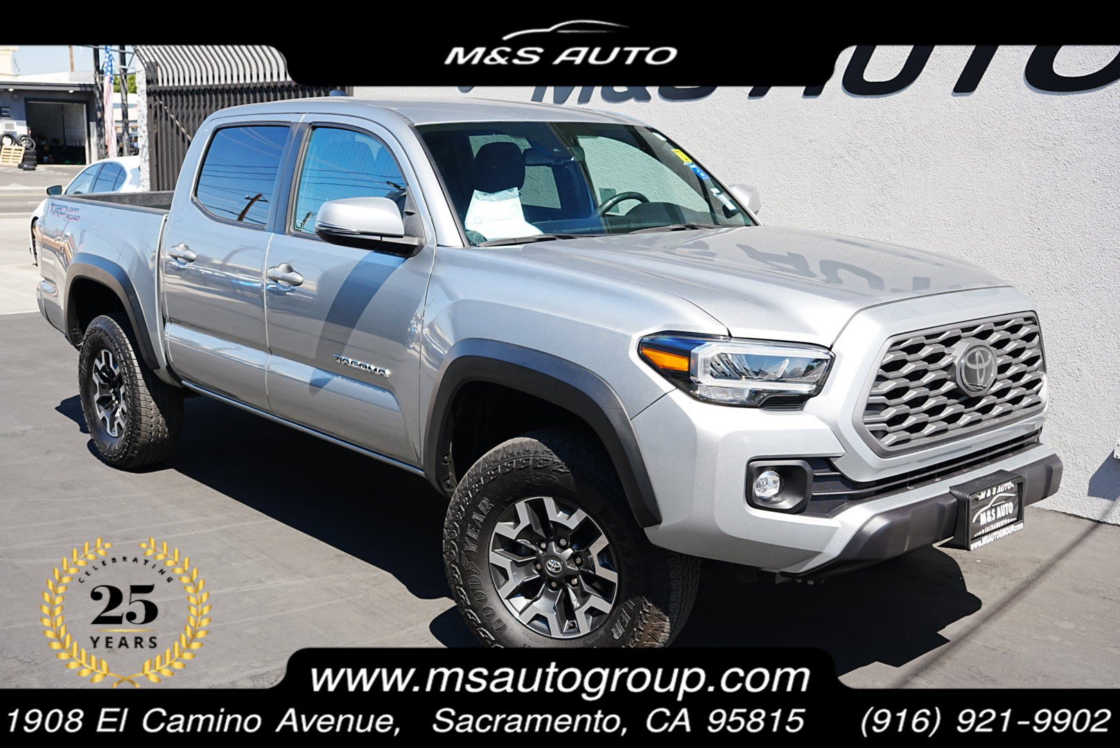 Used 2022 Toyota Tacoma TRD Off-Road image 1