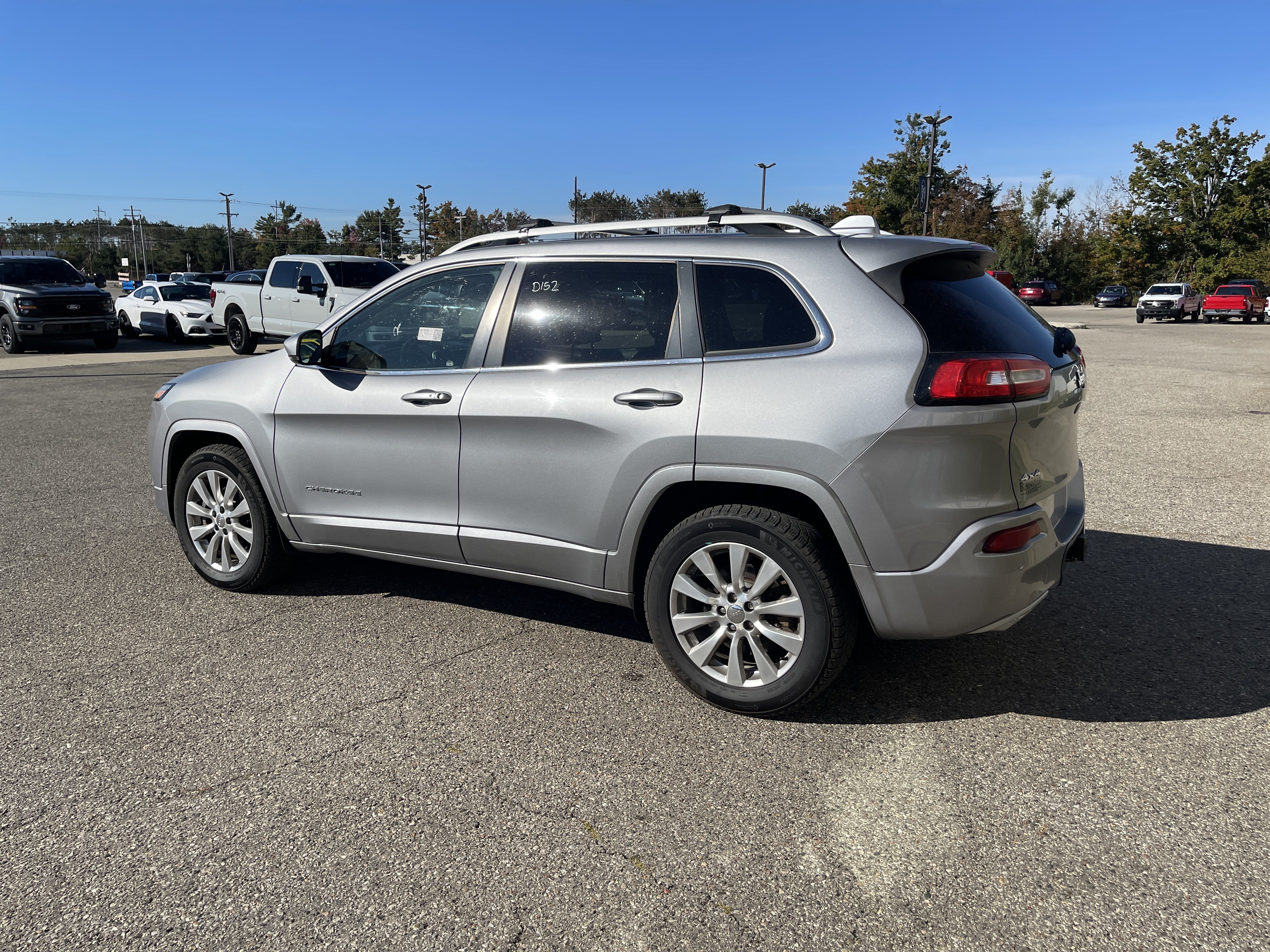Used 2017 Jeep Cherokee Overland w/ Trailer Tow Prep Group AWD/4WD image 6