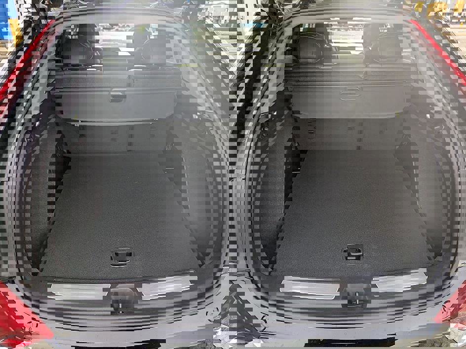 New 2025 Cadillac Optiq Luxury 2 image 25