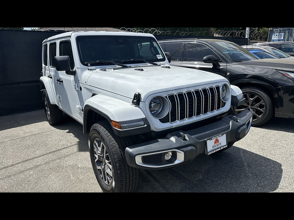 Used 2025 Jeep Wrangler Unlimited Rubicon AWD/4WD image 6