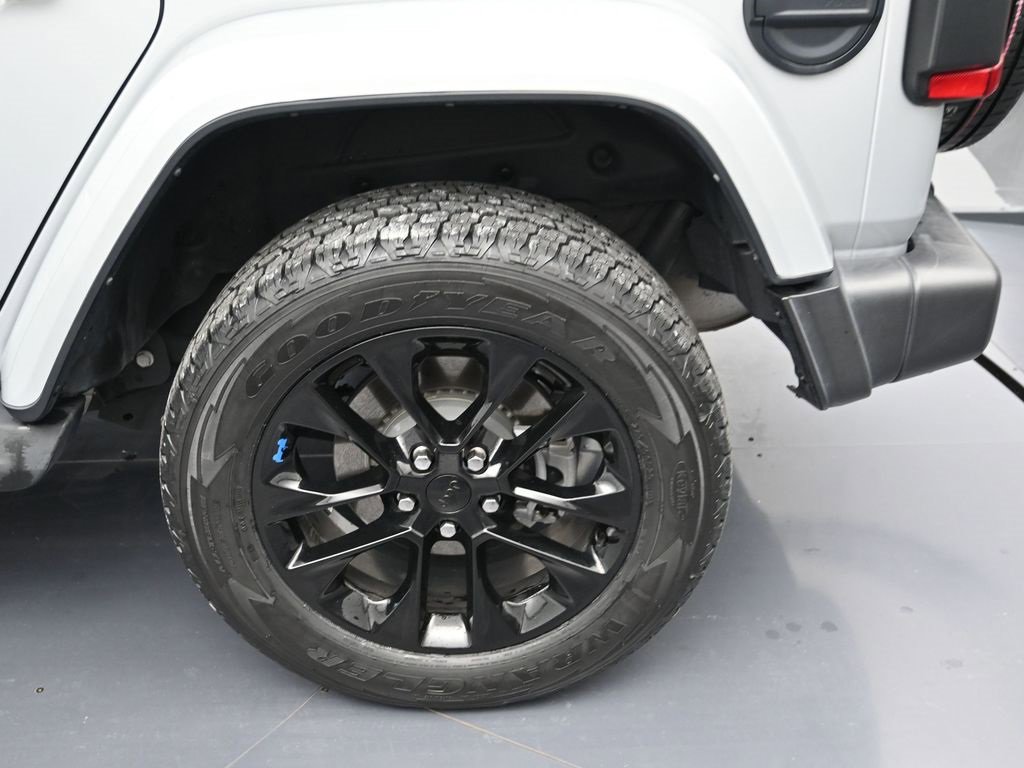 Used 2023 Jeep Wrangler Unlimited Sahara image 9