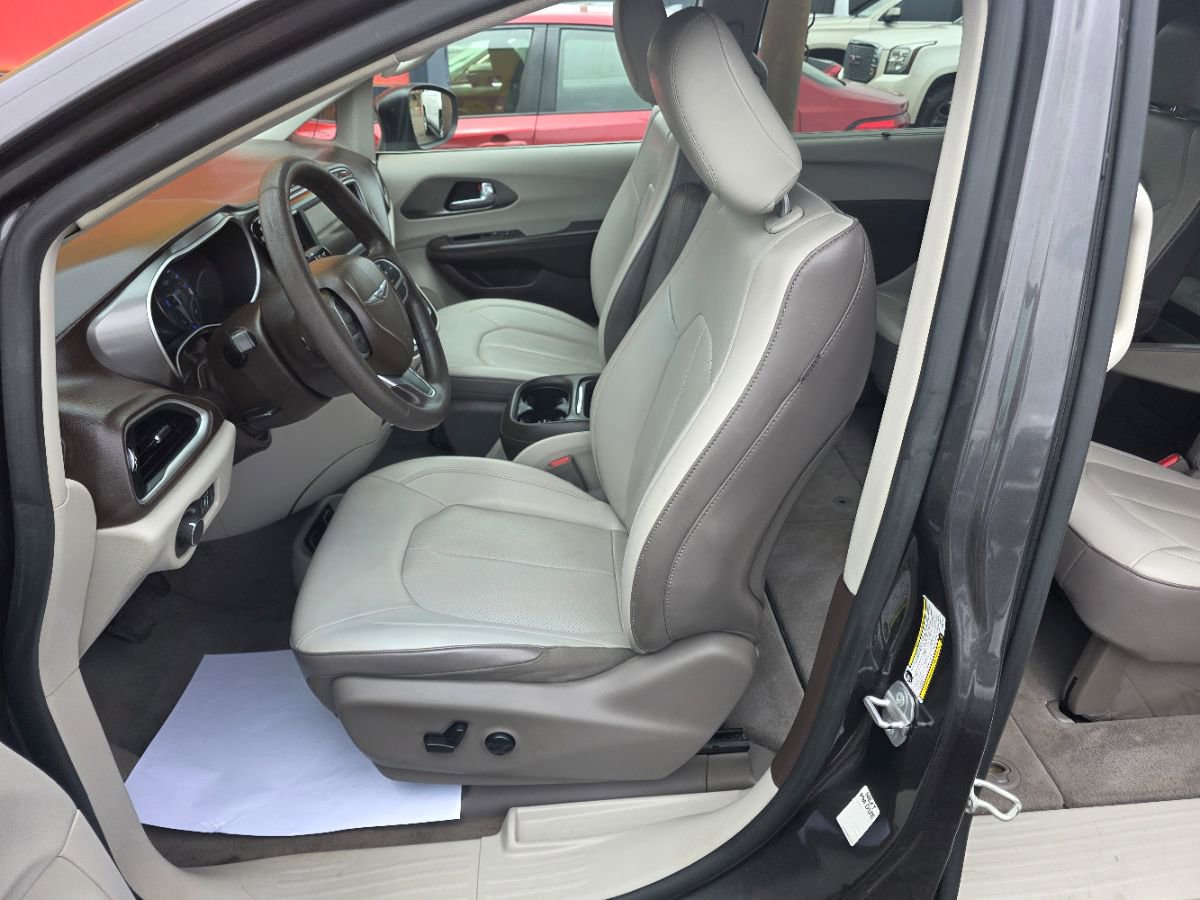 Used 2021 Chrysler Voyager Lxi FWD image 14