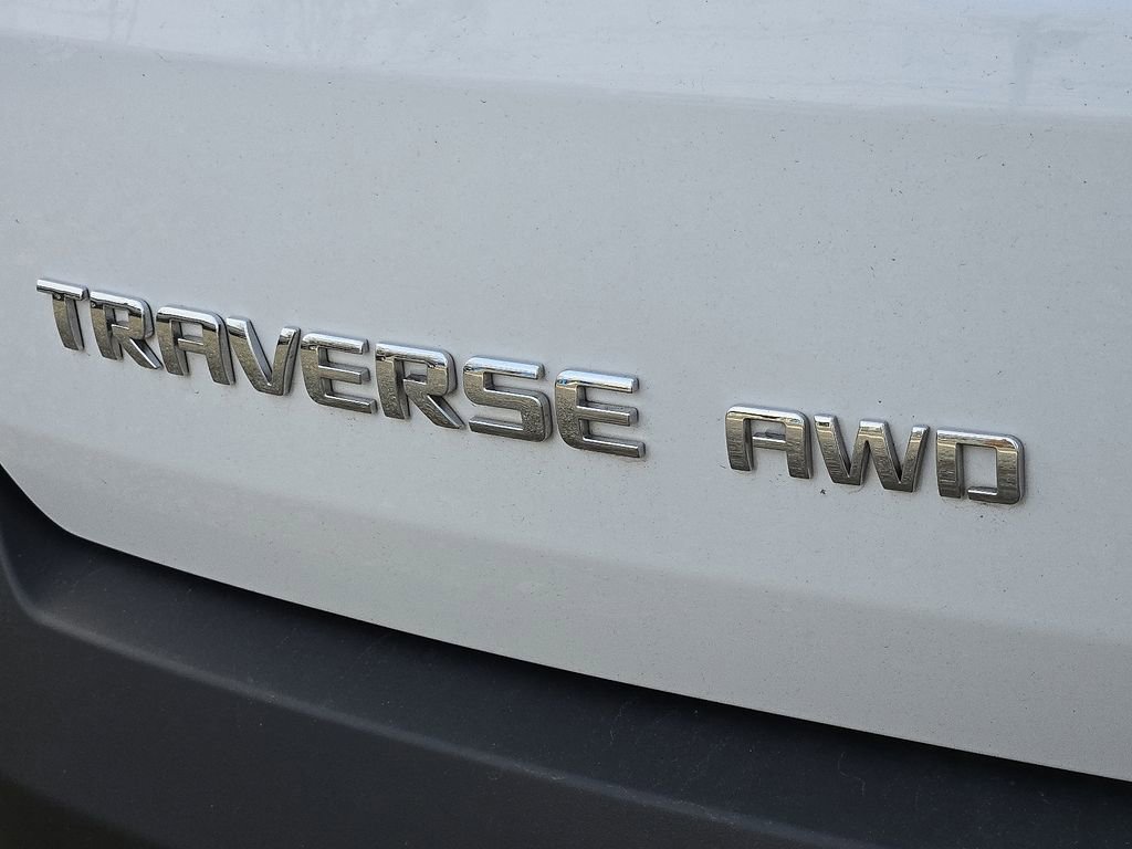Used 2023 Chevrolet Traverse LT image 35