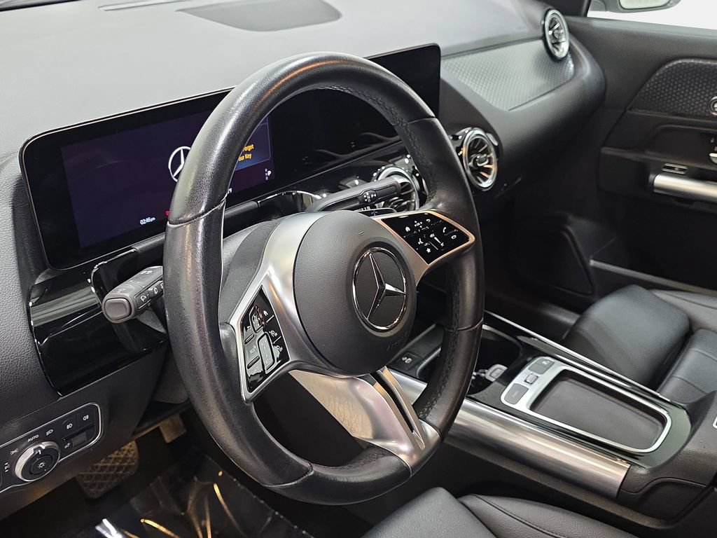 Used 2025 Mercedes-Benz GLA 250 4MATIC image 14