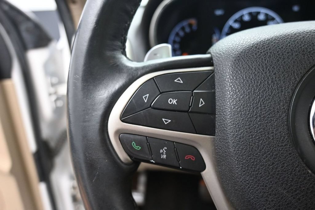 Used 2014 Jeep Grand Cherokee Limited w/ Luxury Group II AWD/4WD image 19