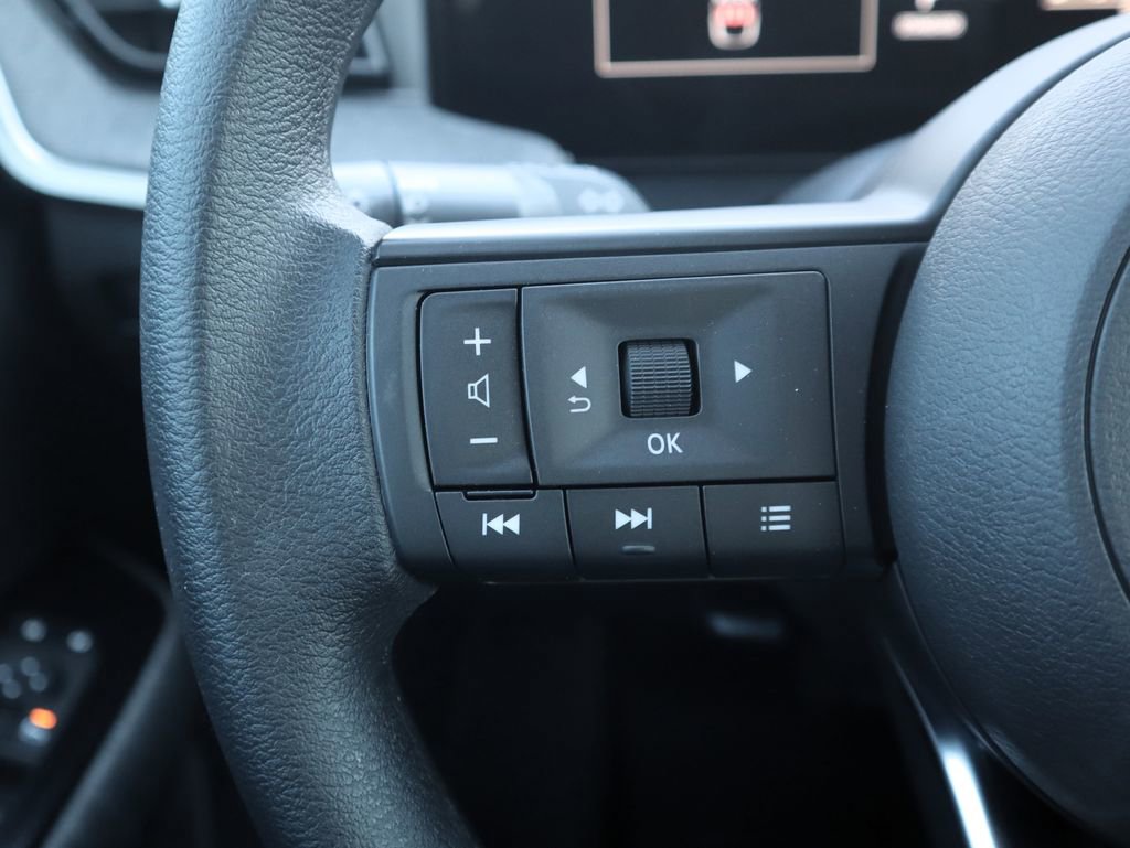 New 2025 Nissan Kicks SV AWD/4WD image 19