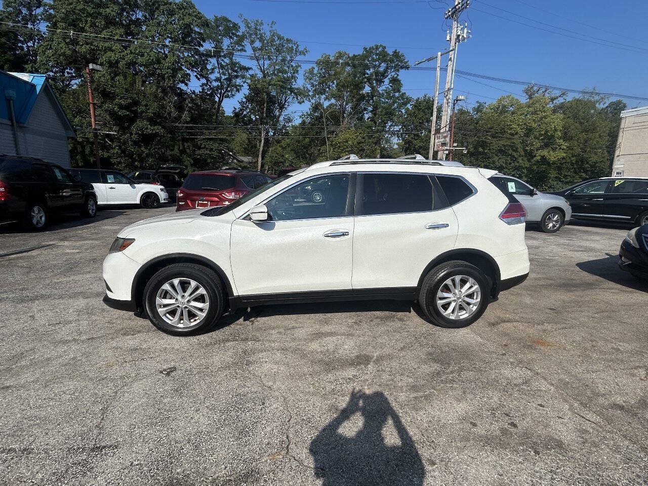 Used 2016 Nissan Rogue SV AWD/4WD image 4