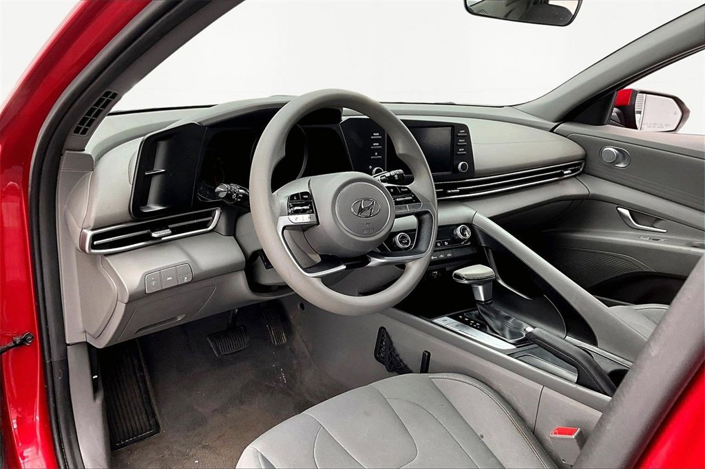Used 2023 Hyundai Elantra SEL image 14