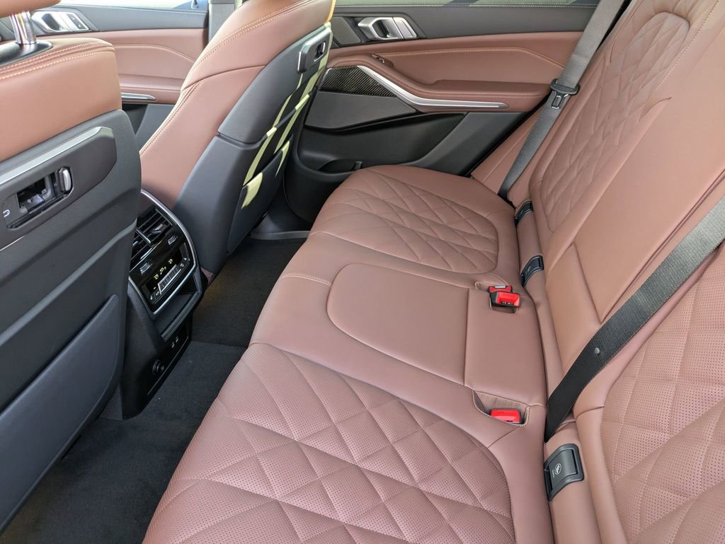New 2026 BMW X5 M60i w/ Climate Comfort Package image 31
