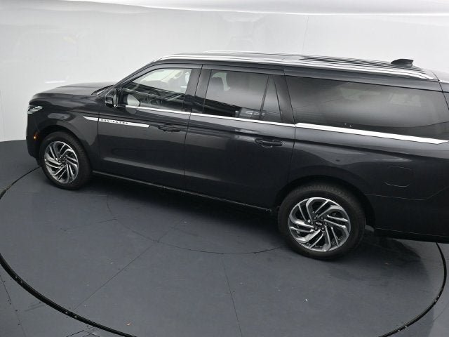 Used 2025 Lincoln Navigator L Reserve AWD/4WD image 28