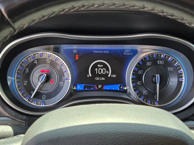 Used 2022 Chrysler 300 Touring L RWD image 19