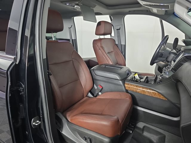 Used 2019 Chevrolet Suburban Premier w/ Premier Plus Edition AWD/4WD image 24